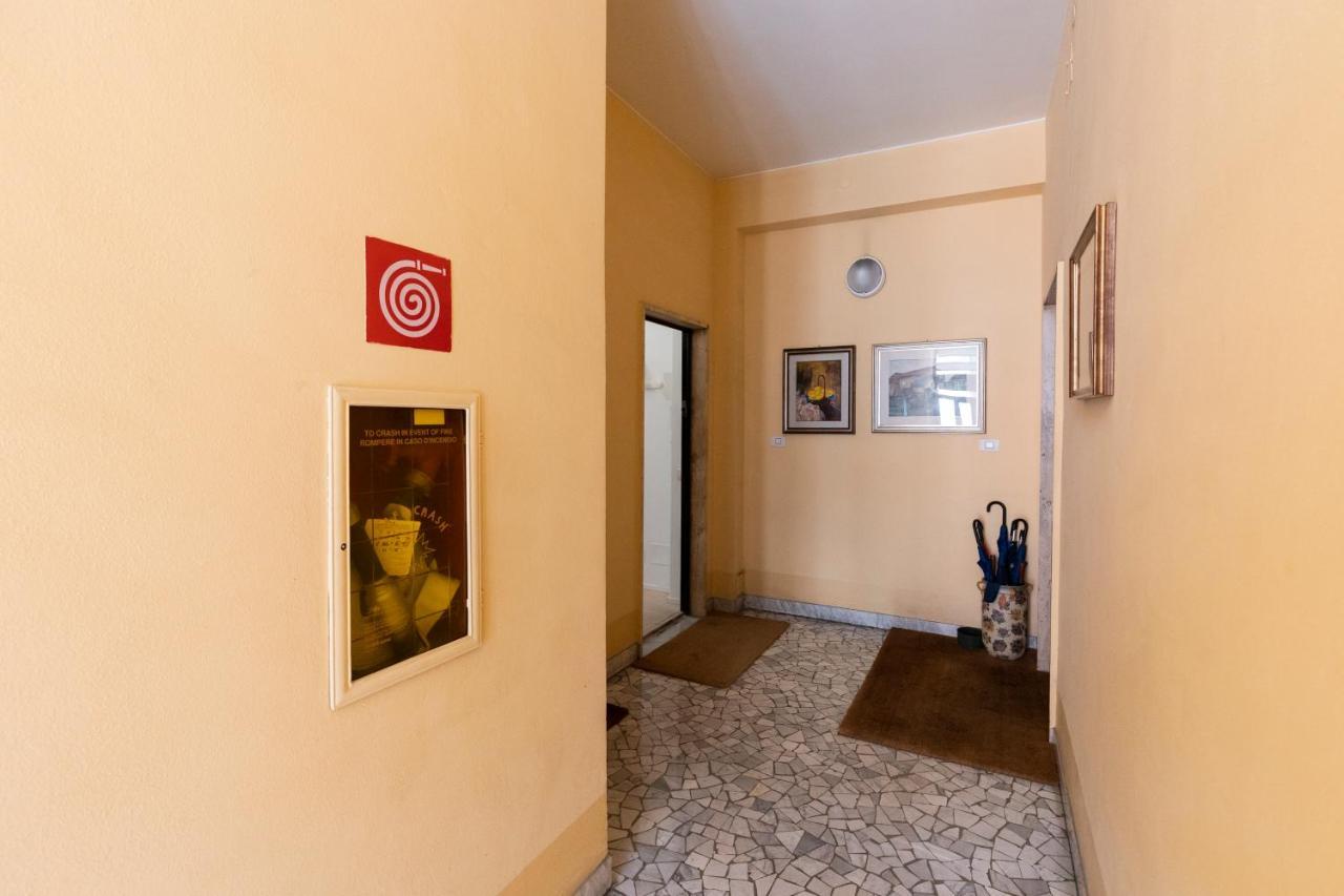 Dream Experience - Garibaldi Apartment Милано Екстериор снимка